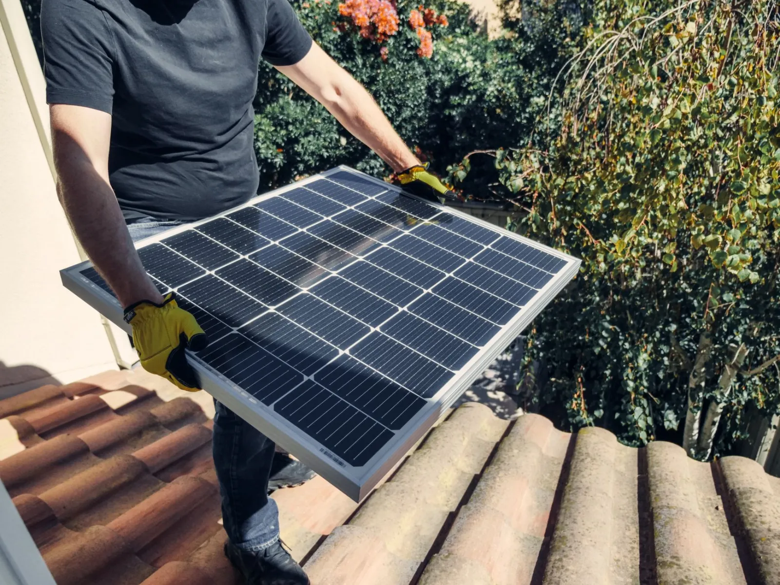 Thuisbatterij koppelen zonnepanelen noodstroom Drenthe